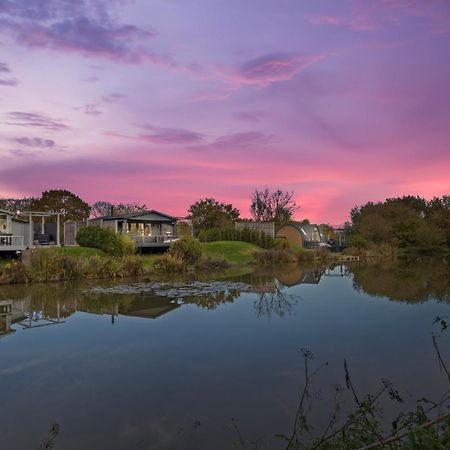 Choller Lake Lodges - Primrose Cabin With Private Hot Tub أروندل المظهر الخارجي الصورة