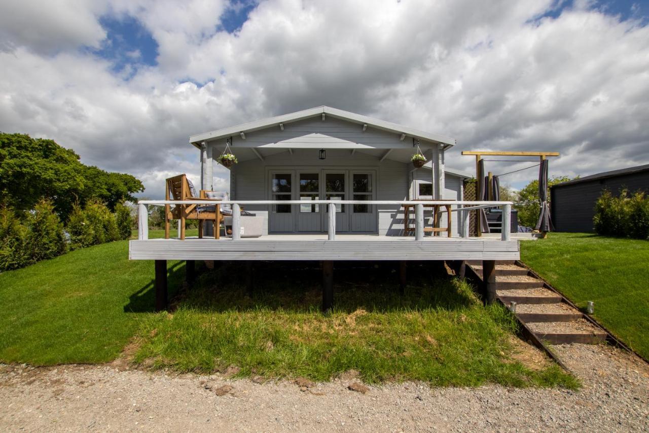 Choller Lake Lodges - Primrose Cabin With Private Hot Tub أروندل المظهر الخارجي الصورة