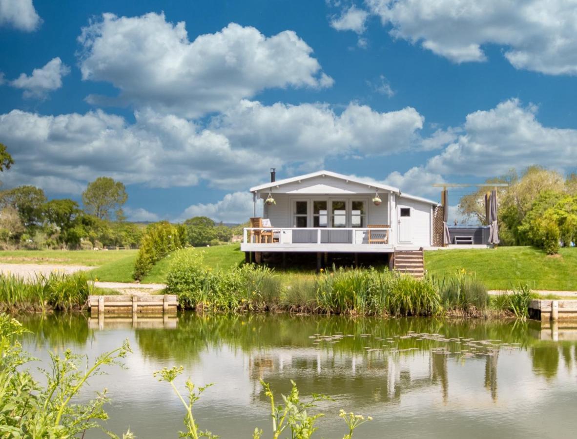 Choller Lake Lodges - Primrose Cabin With Private Hot Tub أروندل المظهر الخارجي الصورة