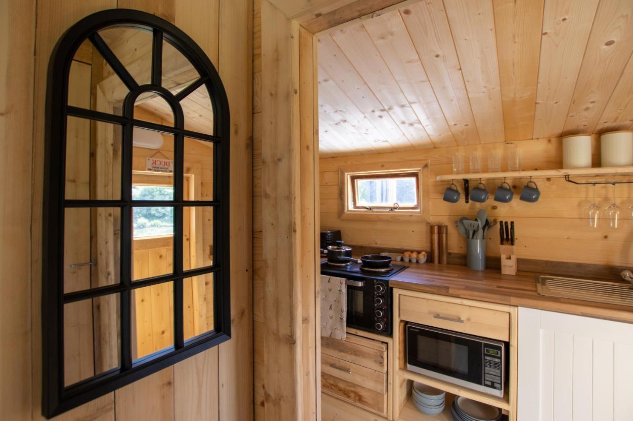 Choller Lake Lodges - Primrose Cabin With Private Hot Tub أروندل المظهر الخارجي الصورة