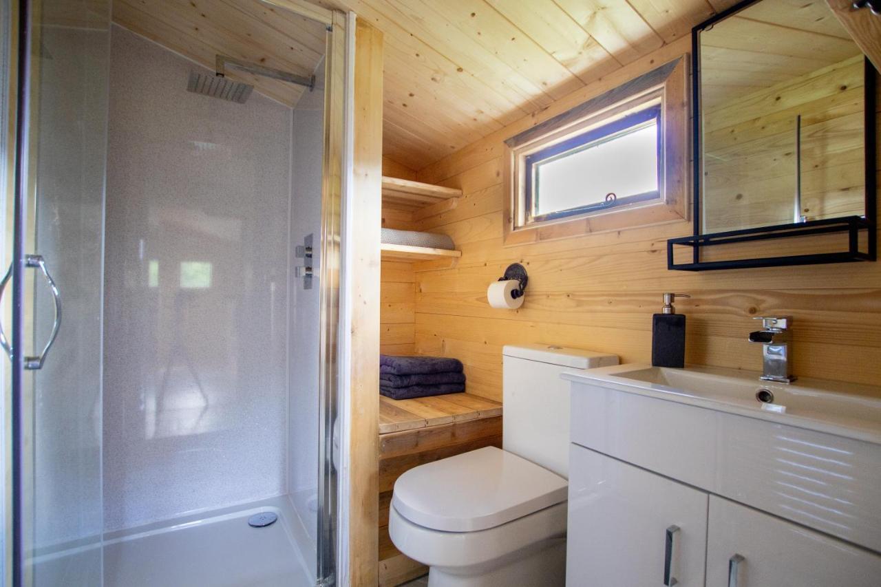 Choller Lake Lodges - Primrose Cabin With Private Hot Tub أروندل المظهر الخارجي الصورة
