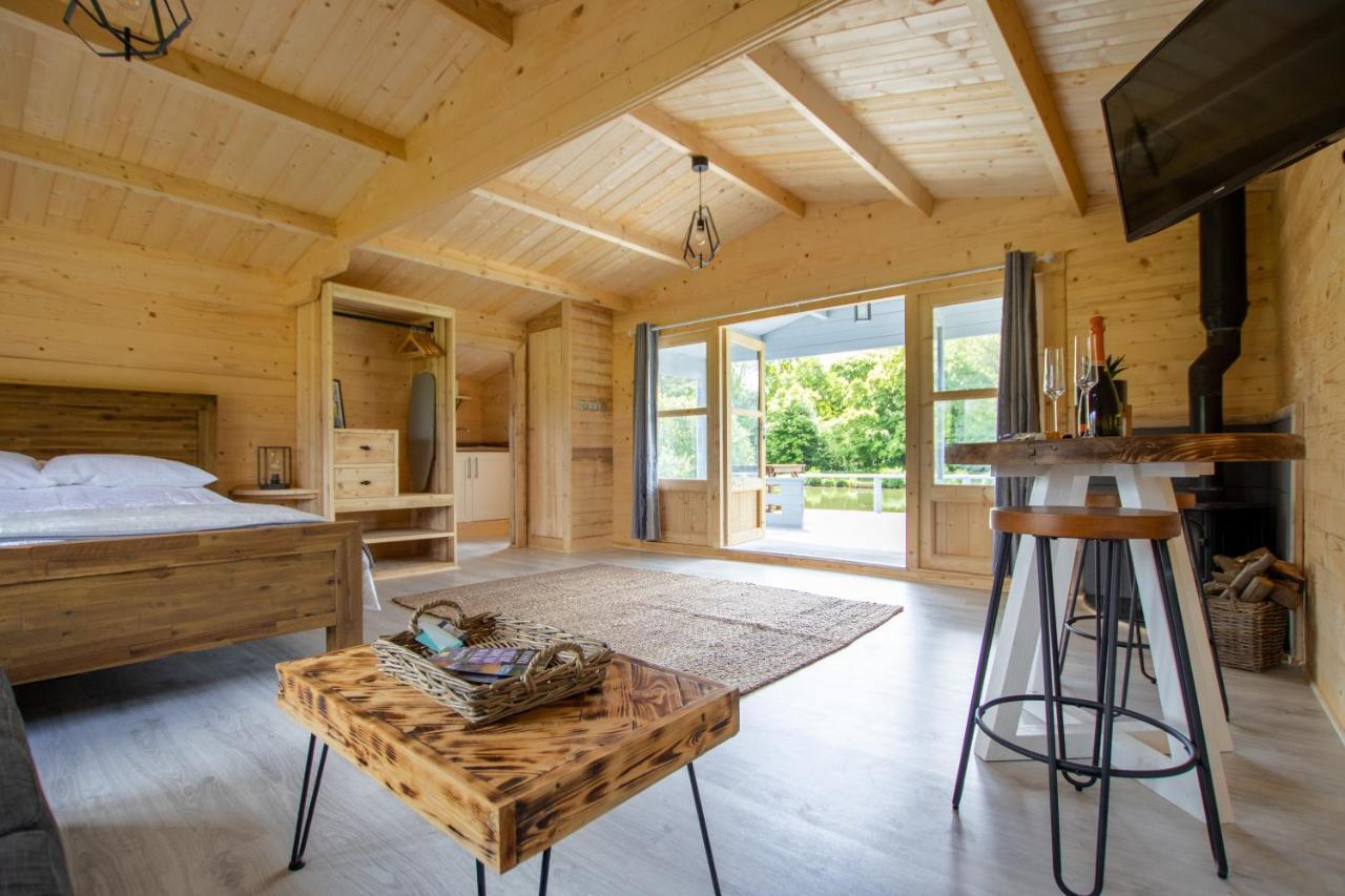 Choller Lake Lodges - Primrose Cabin With Private Hot Tub أروندل المظهر الخارجي الصورة