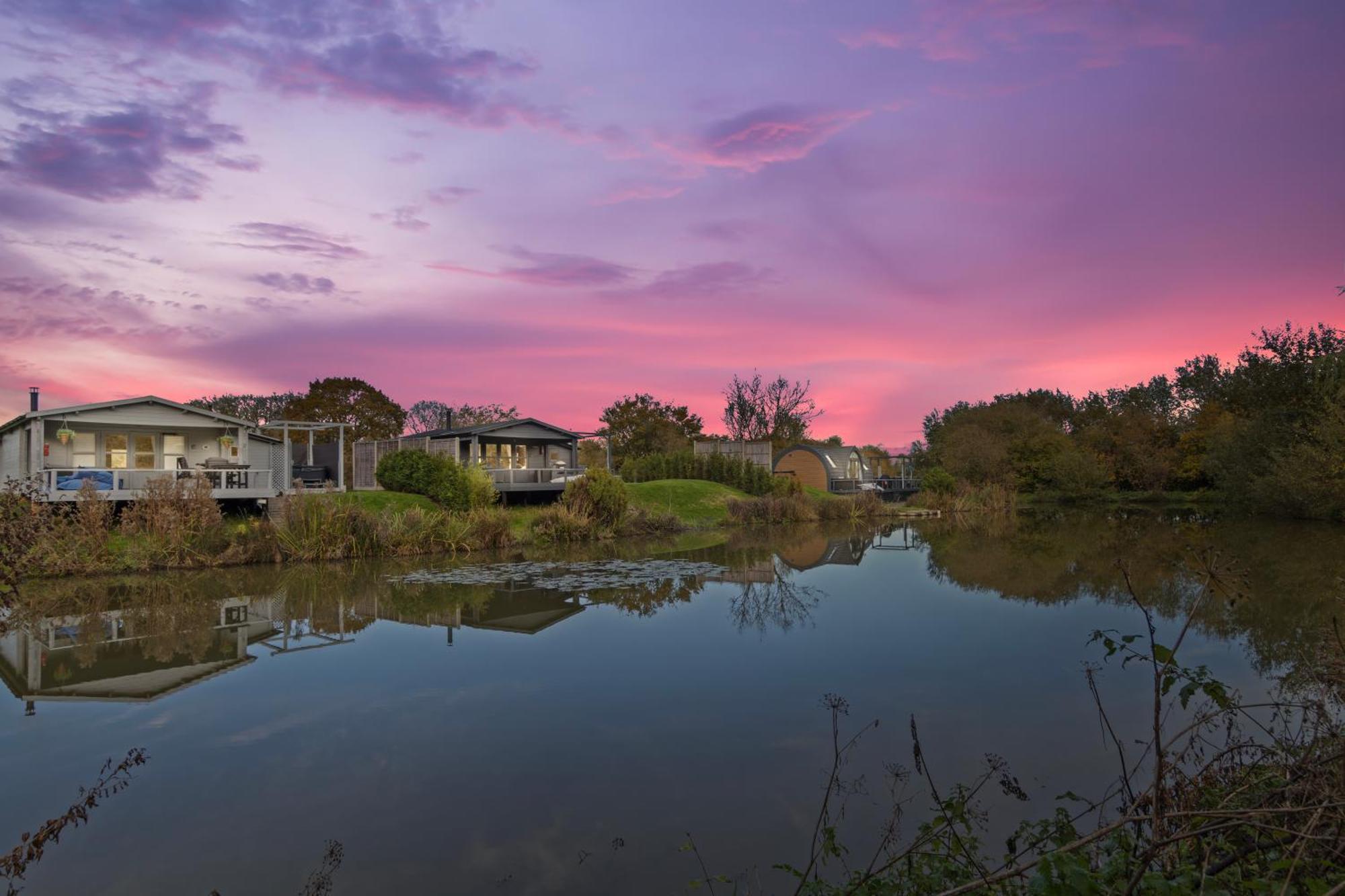 Choller Lake Lodges - Primrose Cabin With Private Hot Tub أروندل المظهر الخارجي الصورة
